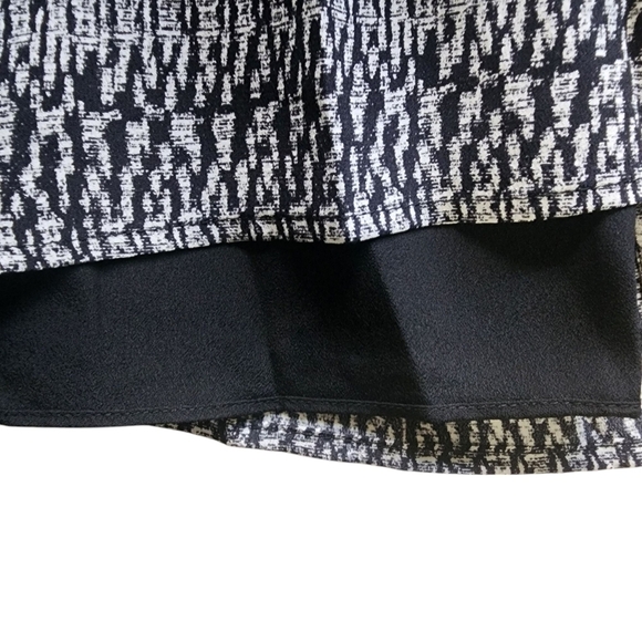 NWT Joie Black and White Sleeveless Dress Ruffled Bottom Skirt - Large - Picture 7 of 8